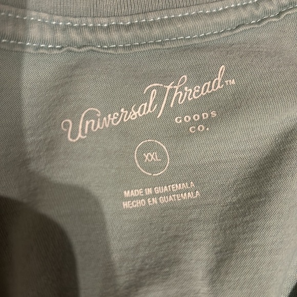 Universal Thread Tshirt - Picture 3 of 3